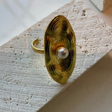 Oval pearl ring adjustable