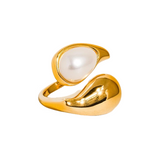 Pearl Wavy Ring in brown and white